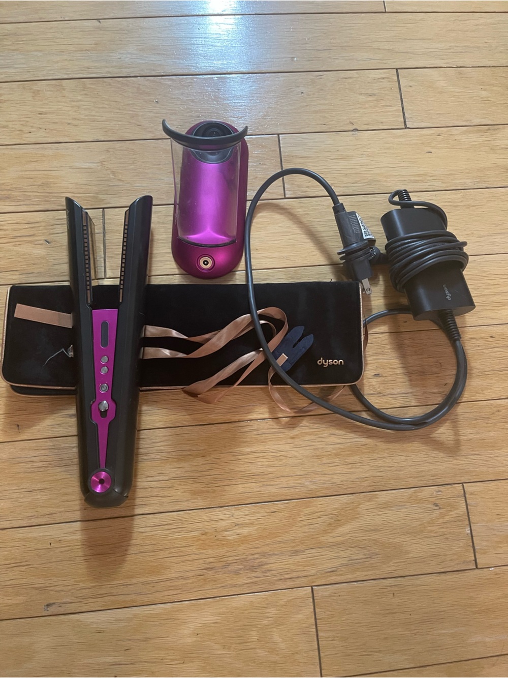 Dyson corrale straightener + Charger , dock, Travel Pouch